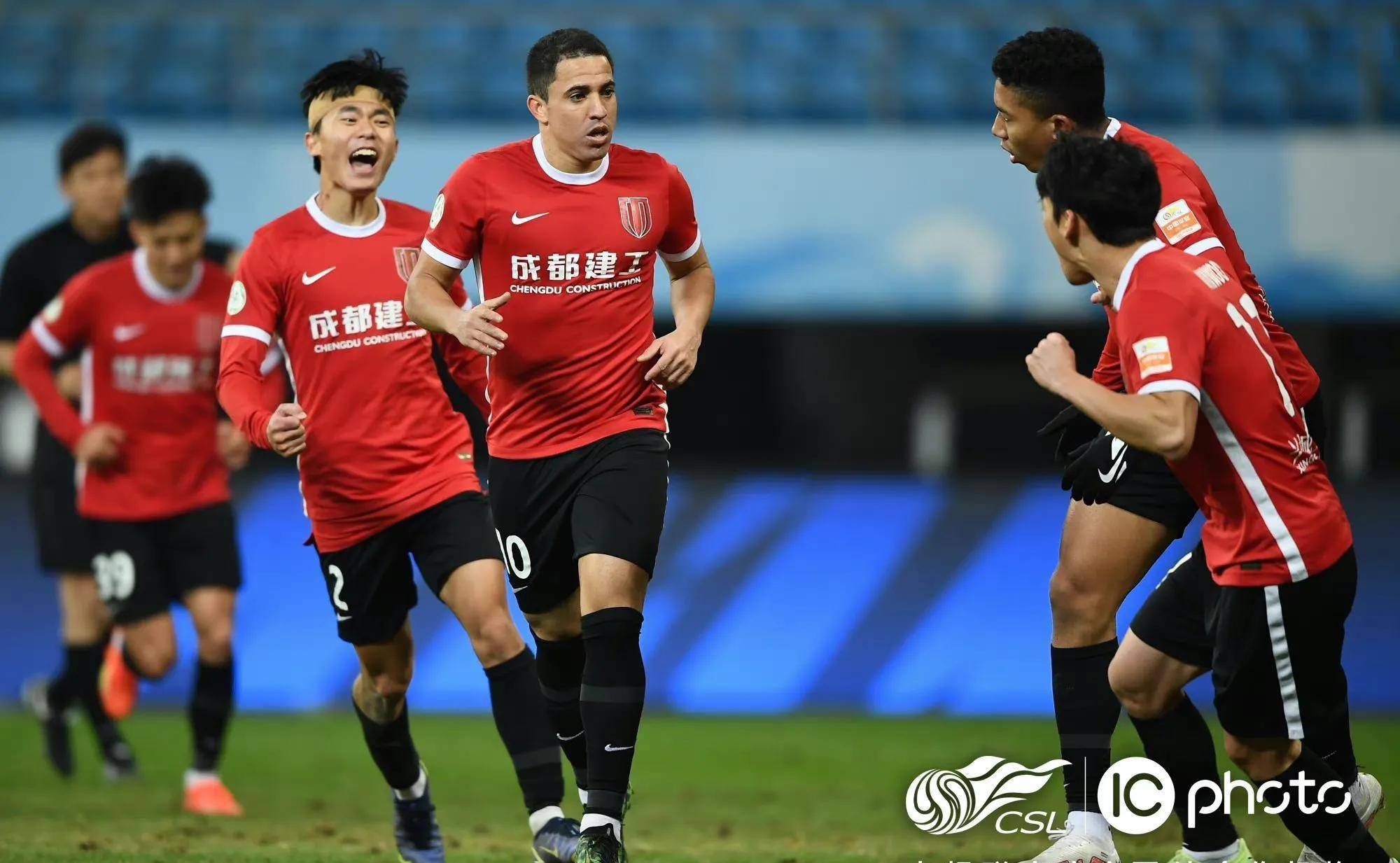 九游体育下载-成都蓉城训练开放日，今夜复出首秀引欢呼，意甲在即，轮换策略成焦点的简单介绍