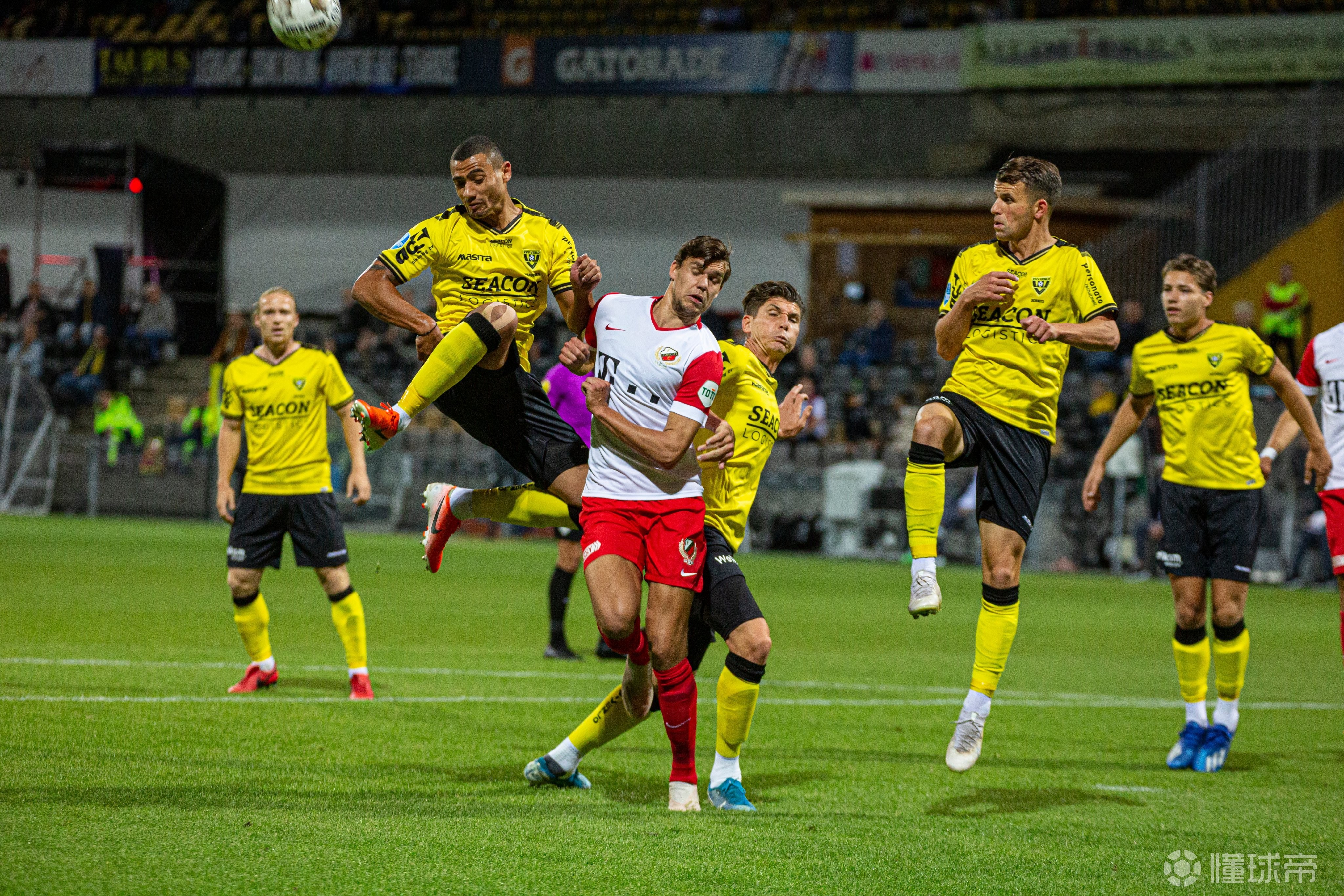 包含里程碑夜新疆广汇调整名单迈阿密热火绝杀压哨备战荷甲，连对手都承认：山东男篮转会期远射贴柱的词条