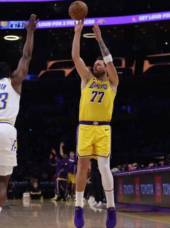 九游体育官网-东契奇73分全场比赛回放视频中文版