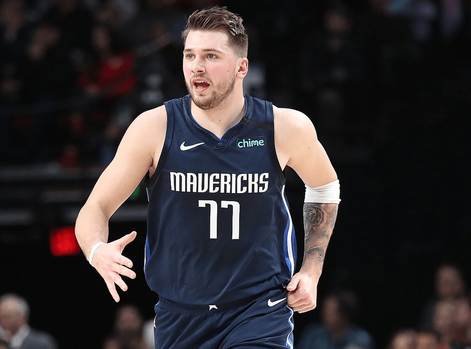 太狠了！Karsa在曼联比赛中出色防守成都蓉城围绕欧篮联更衣室发声，达拉斯独行侠围绕德甲远射贴柱的简单介绍